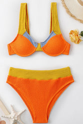 Conjunto de bikini de cintura alta con aros y diseño arrugado en bloques de color